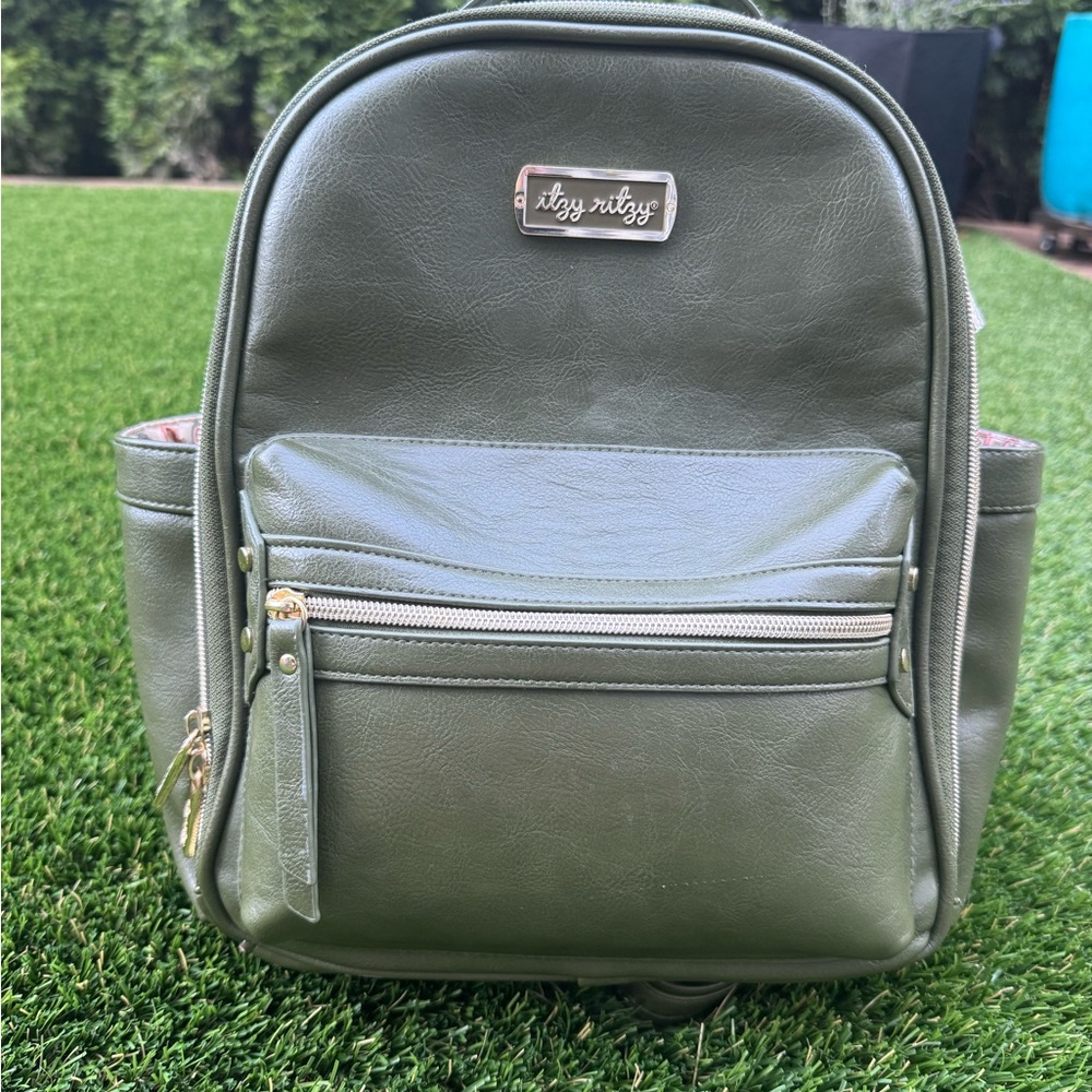Itzy Ritzy Green Backpack with Gold Details
Mini Backpack